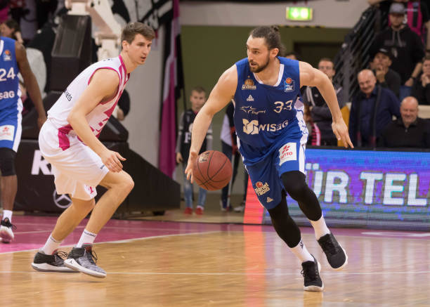 一场足球比 一场足球比