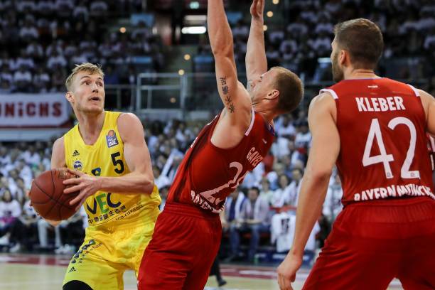 瞬间从防守 瞬间从防守