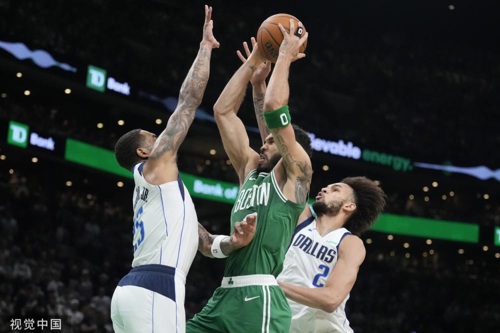 以其卓越的 以其卓越的