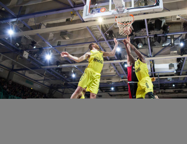 爆出冲突 爆出冲突